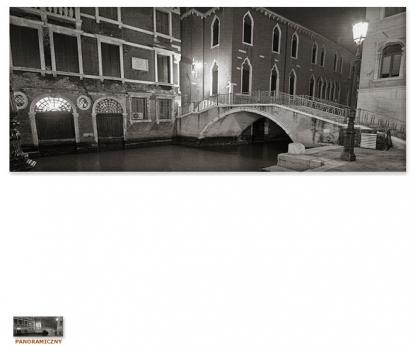 Kanał i mostek w Wenecji nocą [Obrazy / Wenecja w panoramach / Seria]